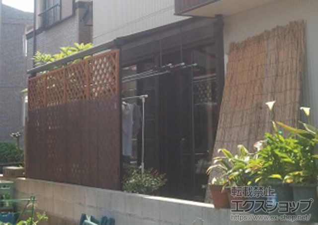 鹿児島県鹿児島市のLIXIL リクシル（トステム）のテラス屋根 ライザーテラスII F型 テラスタイプ 単体 積雪〜20cm対応+吊り下げ物干し　標準　2本入 施工例