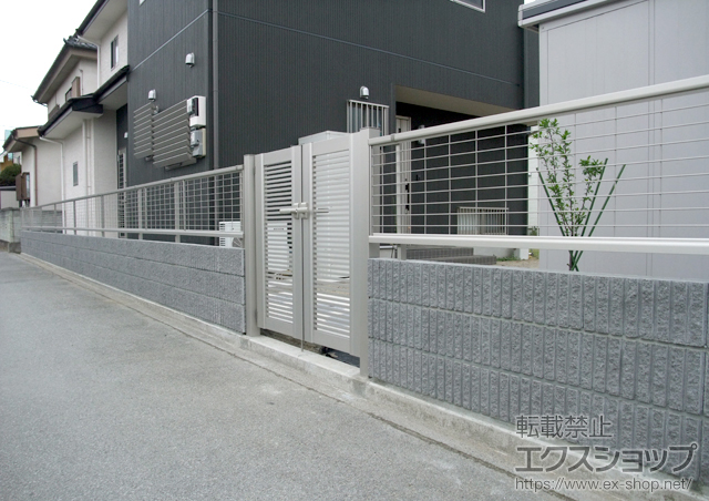 山梨県笛吹市のの門扉 エクスライン門扉1型 両開き 門柱仕様 施工例