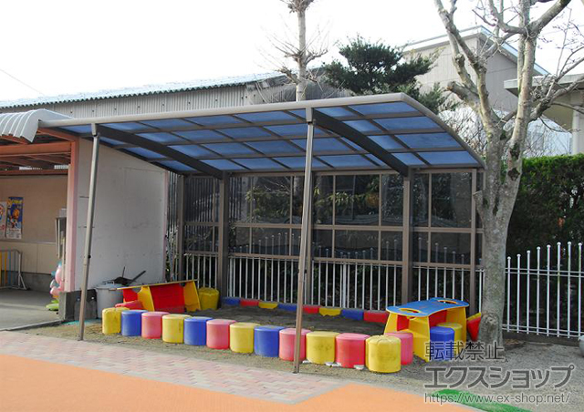 福岡県朝倉市のLIXIL リクシル（トステム）のカーポート カーブポートシグマ?単体　積雪〜30cm対応+カーブポートシグマ?サイドパネル 施工例