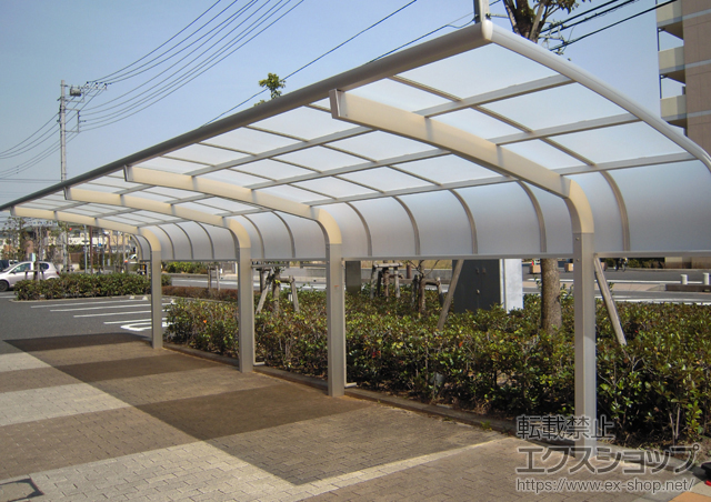 埼玉県さいたま市のLIXIL リクシル（トステム）のカーポート テールポートシグマIII 縦連棟 積雪〜30cm対応 施工例