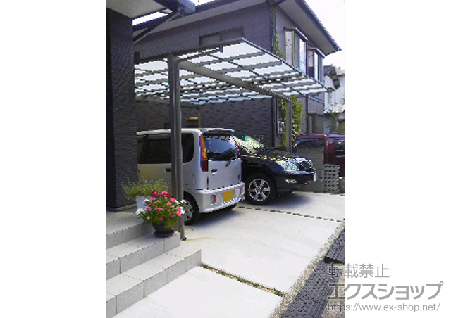 香川県高松市のLIXIL リクシル（トステム）のカーポート エックスルーフ ワイド(独立両支持) 積雪〜30cm対応 施工例