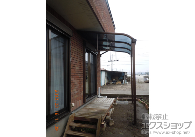 千葉県松戸市ののテラス屋根 プレシオステラス R型 テラスタイプ 単体 積雪〜20cm対応＋吊り下げ式物干し 標準 2本入り 施工例