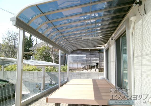 福岡県大牟田市のLIXIL リクシル（トステム）のテラス屋根 ライザーテラスII R型 テラスタイプ 連棟 積雪〜20cm対応 施工例