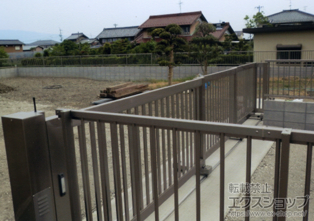 岐阜県大垣市ののカーゲート スタックラインA1型 【特注】ステンレス凸型レール仕様 電動式 施工例
