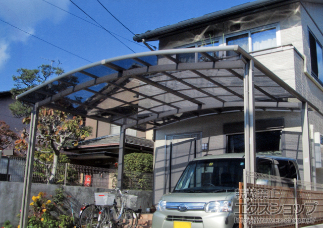 京都府京都市のLIXIL リクシル（トステム）のカーポート カーブポートシグマIII ワイド 積雪〜30cm対応+柱ガード 施工例