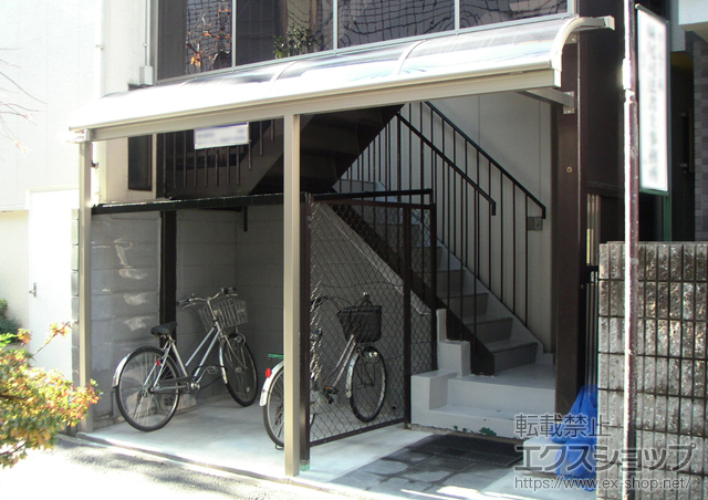 大阪府大阪市のLIXIL リクシル（トステム）のテラス屋根 ライザーテラスＩＩ Ｒ型 テラスタイプ 単体 積雪〜20ｃｍ対応+ライザーテラスＩＩ 前面スクリーン1段+ライザーテラスII 部材 施工例