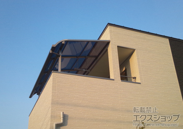 兵庫県神戸市のLIXIL リクシル（トステム）のバルコニー・ベランダ屋根 ライザーテラスII R型 屋根タイプ 単体 積雪〜20cm対応 施工例