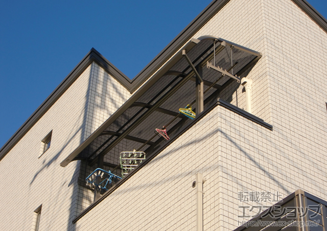 神奈川県川崎市のLIXIL リクシル（トステム）のバルコニー・ベランダ屋根 ライザーテラスII R型 屋根タイプ 単体 積雪〜20cm対応 施工例