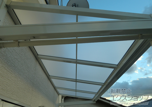 福岡県福岡市のLIXIL リクシル（トステム）のバルコニー・ベランダ屋根 ライザーテラスII F型 ルーフタイプ 単体 積雪〜20cm対応 施工例