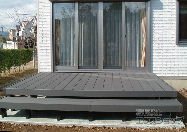 静岡県御殿場市のYKKAPウッドデッキ施工例(リウッドデッキ 200 単体＋