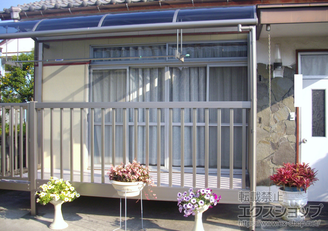 宮崎県都城市のLIXIL リクシル（トステム）のテラス屋根 ライザーテラスII R型 屋根タイプ（屋根置式用） 単体　積雪〜20cm対応 施工例