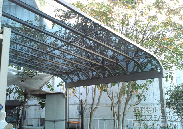 千葉県柏市のLIXIL リクシル（トステム）のテラス屋根 ライザーテラスII R型 テラスタイプ 単体 積雪〜20cm対応 施工例