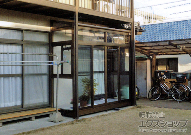 神奈川県藤沢市のLIXIL リクシル（トステム）のテラス囲い・サンルーム ほせるんですII F型 床納まり ランマ付き 積雪〜20cm対応 施工例