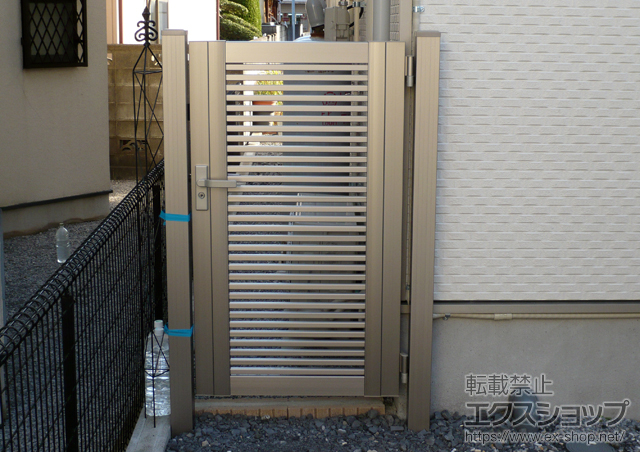 埼玉県久喜市のの門扉 シャレオR1型門扉 片開き 柱使用 施工例