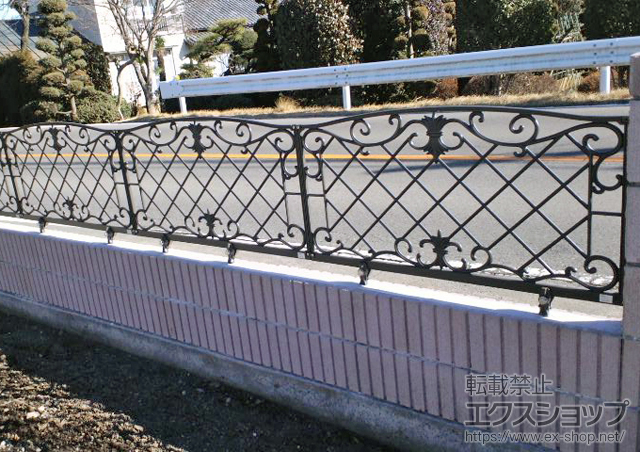 群馬県安中市ののフェンス・柵 フェスタE型フェンス フリーポールタイプ
本体1枚（W×H）=（1,000mm×600mm）（\18,700） 施工例