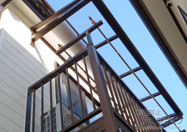 静岡県静岡市ののバルコニー・ベランダ屋根 ヴェクターテラス F型 ルーフタイプ 単体 積雪〜20cm対応 施工例