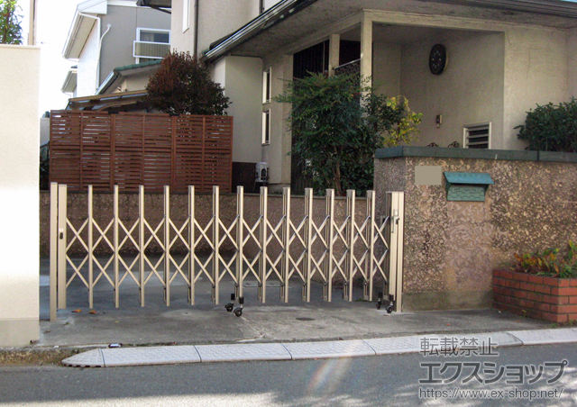 東京都国立市ののカーゲート アルシャインII M型 Aタイプ ノンレール 片開き 施工例