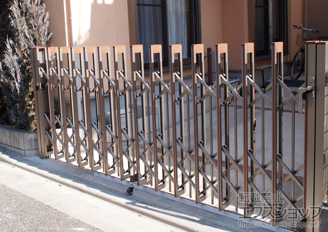 東京都練馬区ののカーゲート アルシャインII PG型Cタイプ センターレール 片開き310S 施工例