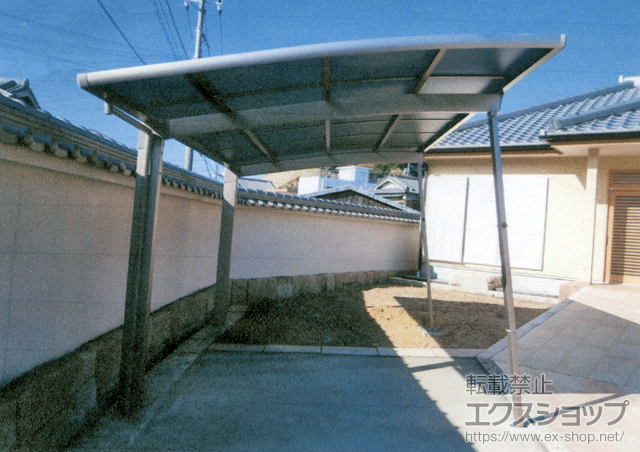 和歌山県日高郡みなべ町のLIXIL リクシル（トステム）のカーポート カーブポートシグマIII 耐風圧強度仕様 積雪〜30cm対応 施工例