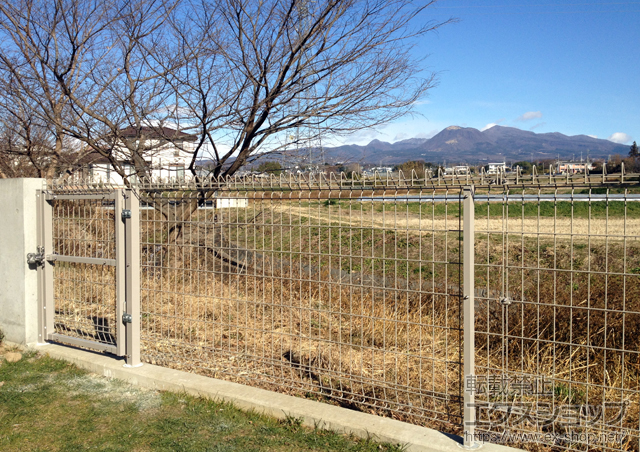 群馬県前橋市のの門扉 メッシュフェンスG10 門扉 片開き 施工例