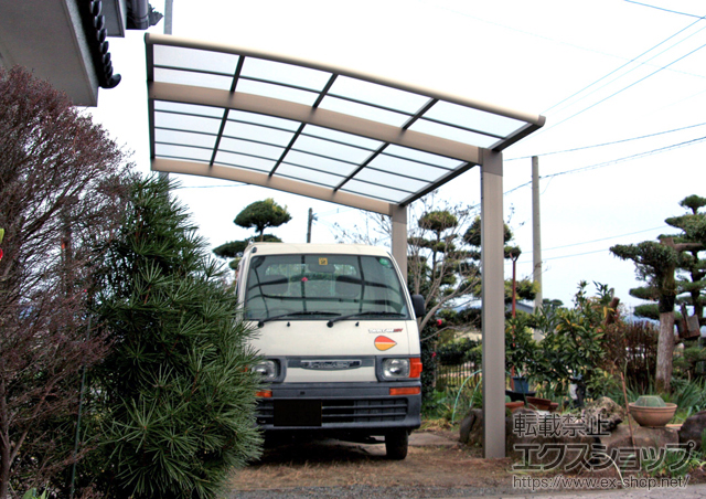 鹿児島県霧島市のLIXIL リクシル（トステム）のカーポート カーブポートシグマIII 積雪〜20cm対応 施工例