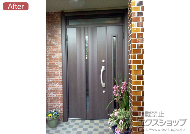 神奈川県三浦市のLIXIL リクシル（トステム）の玄関ドア リシェント C2型(木目調)　親子ランマ付タイプ 施工例