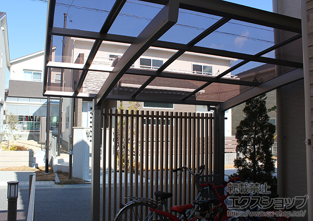 三重県津市のLIXIL リクシル（トステム）のサイクルポート・駐輪場 カーブポートシグマIII ミニ 積雪〜30cm対応 施工例