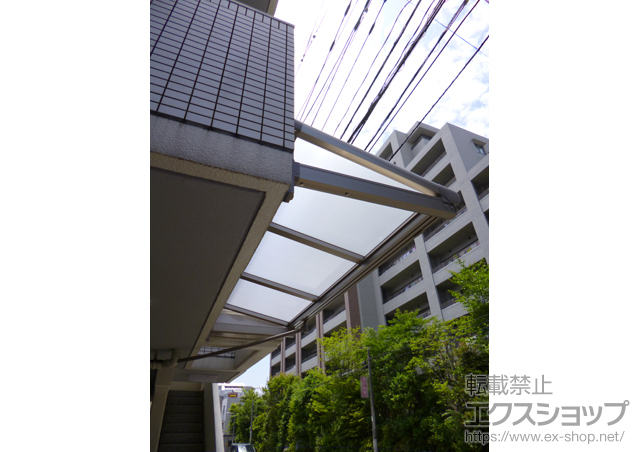 福岡県福岡市のLIXIL リクシル（トステム）のバルコニー・ベランダ屋根 パワーアルファ F型 ルーフタイプ 単体 積雪〜30cm対応 施工例