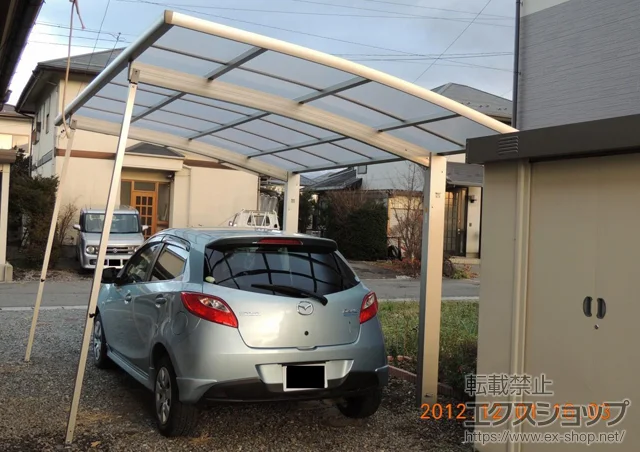 長野県茅野市のYKKAPのカーポート レイナポート 積雪～20cm対応＋着脱式サポート　標準2本入 施工例