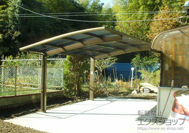 千葉県いすみ市のLIXIL リクシル（トステム）のカーポート カーブポートシグマIII 積雪〜30cm対応+カーブポートシグマIII 屋根材ホルダー 施工例