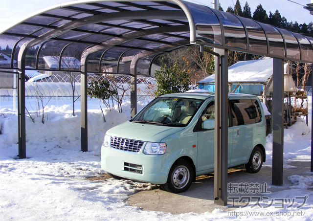 秋田県由利本荘市のLIXIL リクシル（トステム）のカーポート テールポートシグマIII 1500 ワイド 積雪〜50cm対応 施工例