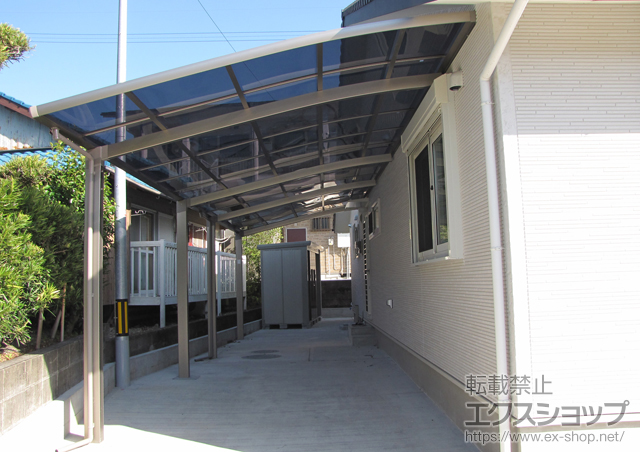 鹿児島県薩摩川内市のLIXIL リクシル（トステム）のカーポート ルーフポートシグマIII 縦連棟 積雪〜30cm対応 施工例