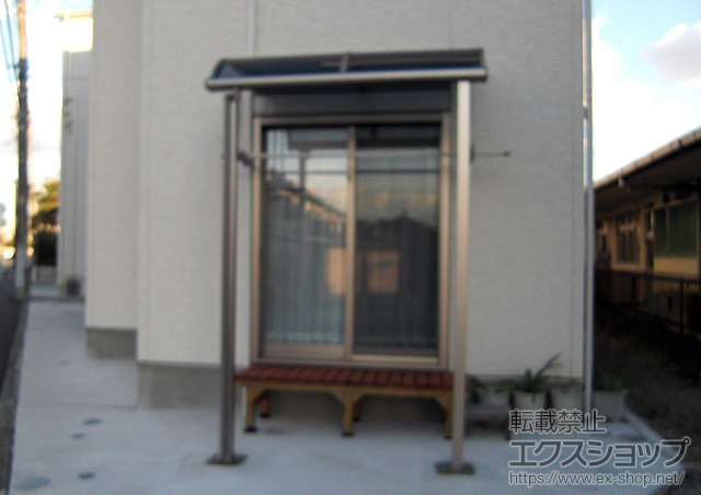 神奈川県横浜市のLIXIL リクシル（トステム）のテラス屋根 ライザーテラスII R型 テラスタイプ 単体 積雪〜20cm対応＋吊り下げ物干し　標準2本入 施工例