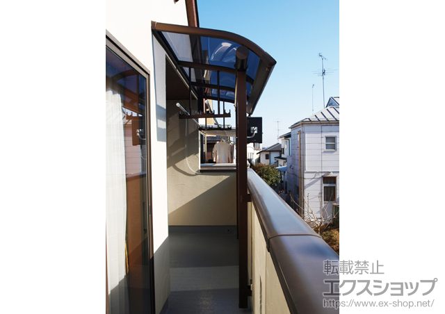 神奈川県川崎市ののバルコニー・ベランダ屋根 ヴェクターテラス R型 屋根タイプ 単体 積雪〜20cm対応＋吊下げ物干し 標準 2本入 施工例