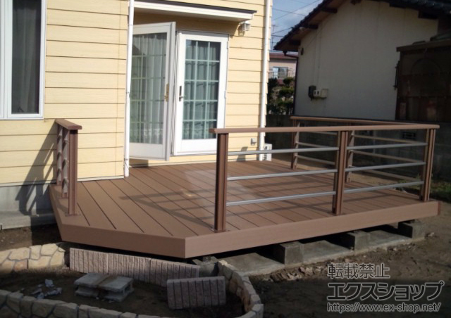 山口県山陽小野田市のLIXIL リクシル（トステム）のウッドデッキ リコステージII 異型＋リコステージII デッキフェンス 施工例