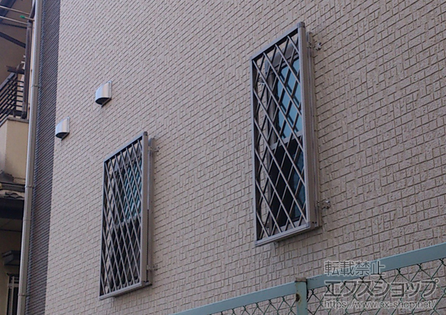 大阪府藤井寺市のLIXIL リクシル（トステム）の面格子・窓格子 ヒシクロス面格子 施工例