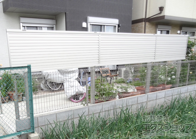 東京都小平市ののフェンス・柵 エクスラインフェンス7型 自由柱 2段支柱施工 施工例