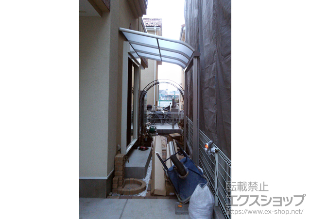 神奈川県相模原市ののテラス屋根、カーポート プレシオステラス R型 テラスタイプ 単体 積雪〜20cm対応 施工例