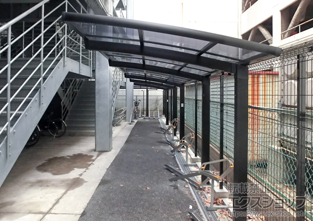 宮城県仙台市のLIXIL リクシル（トステム）のサイクルポート・駐輪場 カーブポートシグマIIIミニ 積雪〜20cm対応 施工例