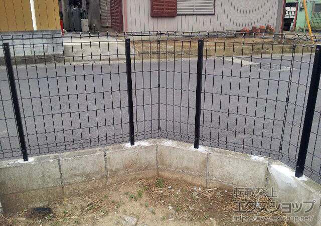 埼玉県春日部市ののフェンス・柵 イーネットフェンス1F型傾斜地用 施工例