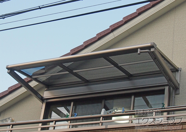 神奈川県横浜市のLIXIL リクシル（トステム）のバルコニー・ベランダ屋根 ライザーテラスII F型 ルーフタイプ 単体 積雪〜20cm対応 施工例