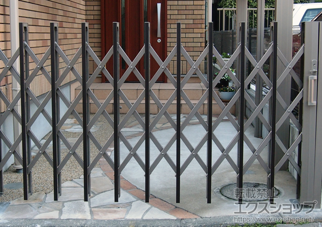 神奈川県横浜市ののカーゲート リフティングアコーHG ノンキャスター 片開き245S 施工例