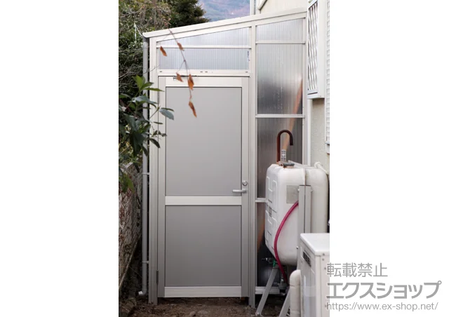 長野県松本市のYKKAPのストックヤード ストックヤードII 両側ドア付きタイプ 積雪～50cm対応＋ガスケット引き違い窓用・アームストッパーRL 施工例