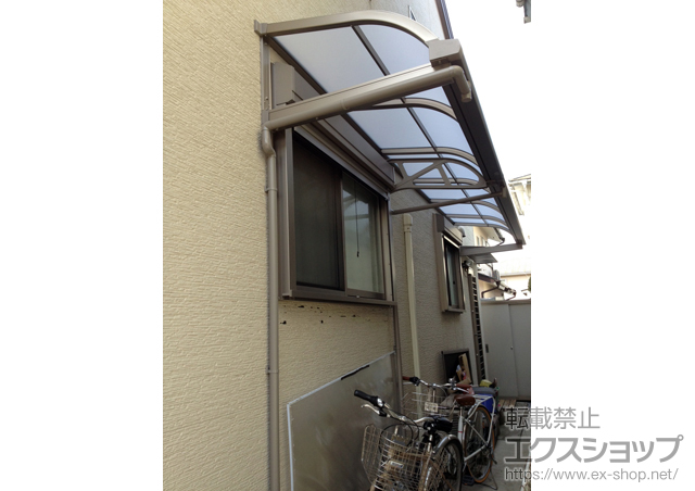 千葉県柏市のLIXIL リクシル（トステム）のバルコニー・ベランダ屋根 ライザーテラスII R型 ルーフタイプ 連棟 積雪〜20cm対応 施工例