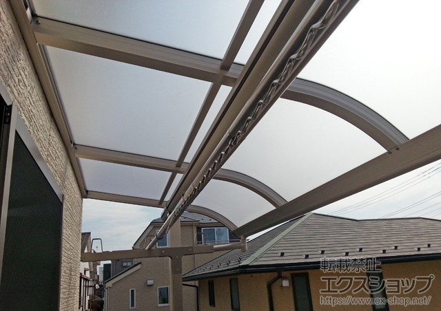 東京都江戸川区ののバルコニー・ベランダ屋根 プレシオステラス R型 屋根タイプ 単体 積雪〜20cm対応 施工例