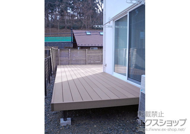 宮城県亘理郡亘理町のLIXIL リクシル（トステム）のウッドデッキ リコステージII 連棟 施工例