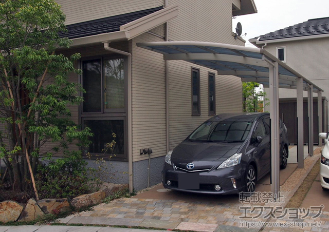 宮城県黒川郡富谷町ののカーポート レイナポート 縦連棟 積雪〜20cm対応+柱カバー 2枚入 施工例