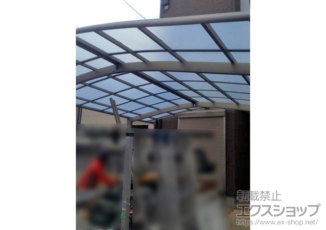 大阪府大阪市のLIXIL リクシル（トステム）のカーポート カーブポートシグマIII M合掌 積雪〜20cm対応 施工例