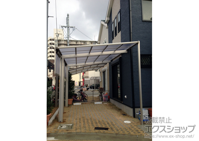 大阪府大阪市ののカーポート エフルージュベーカ 積雪〜20cm対応＋ウマ出し加工部材＋エフルージュベーカ用 サイドパネル 施工例