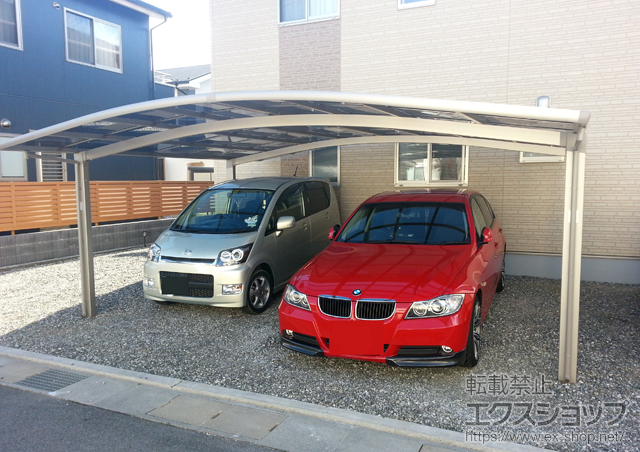 山梨県甲斐市のLIXIL リクシル（トステム）のカーポート カーブポートシグマIII ワイド 積雪〜20cm対応 施工例